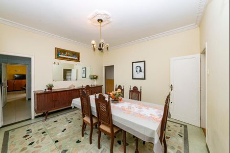 Casa à venda com 375m², 4 quartos e 5 vagas Casa à venda com 375m², 4 quartos e 5 vagasSala 3