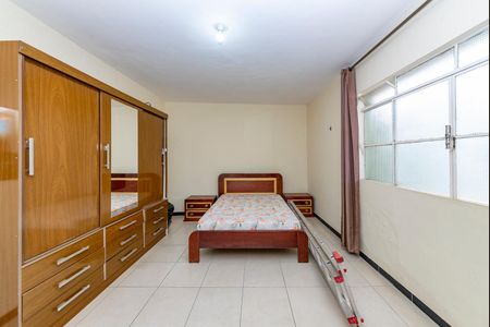 Casa à venda com 375m², 4 quartos e 5 vagas Casa à venda com 375m², 4 quartos e 5 vagasQuarto 4