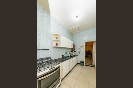 Casa à venda com 375m², 4 quartos e 5 vagas Casa à venda com 375m², 4 quartos e 5 vagasCozinha