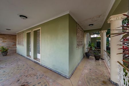 Casa à venda com 375m², 4 quartos e 5 vagas Casa à venda com 375m², 4 quartos e 5 vagasVaranda da Sala 1