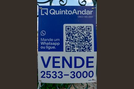 Casa à venda com 375m², 4 quartos e 5 vagas Casa à venda com 375m², 4 quartos e 5 vagasPlaca