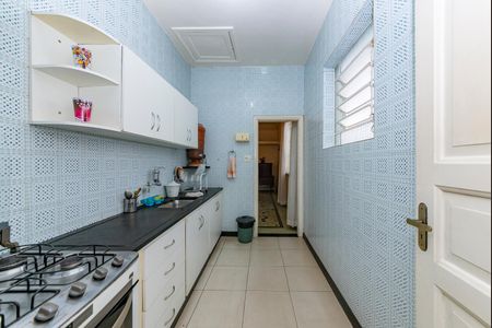 Casa à venda com 375m², 4 quartos e 5 vagas Casa à venda com 375m², 4 quartos e 5 vagasCozinha