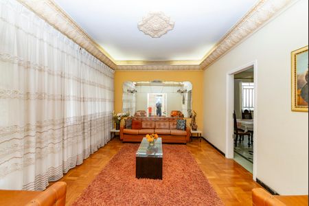 Casa à venda com 375m², 4 quartos e 5 vagas Casa à venda com 375m², 4 quartos e 5 vagasSala 2