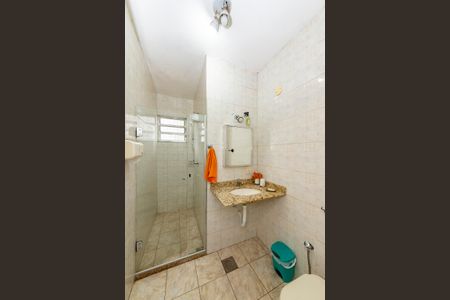 Casa à venda com 375m², 4 quartos e 5 vagas Casa à venda com 375m², 4 quartos e 5 vagasBanheiro Social 2