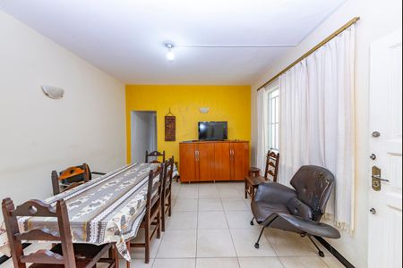 Casa à venda com 375m², 4 quartos e 5 vagas Casa à venda com 375m², 4 quartos e 5 vagasSala 4