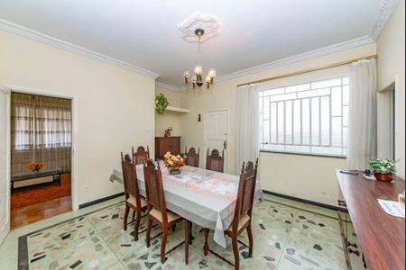 Casa à venda com 375m², 4 quartos e 5 vagas Casa à venda com 375m², 4 quartos e 5 vagasSala 3