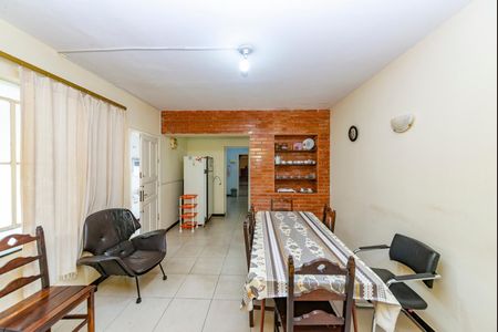 Casa à venda com 375m², 4 quartos e 5 vagas Casa à venda com 375m², 4 quartos e 5 vagasSala 4