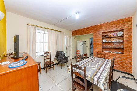 Casa à venda com 375m², 4 quartos e 5 vagas Casa à venda com 375m², 4 quartos e 5 vagasSala 4