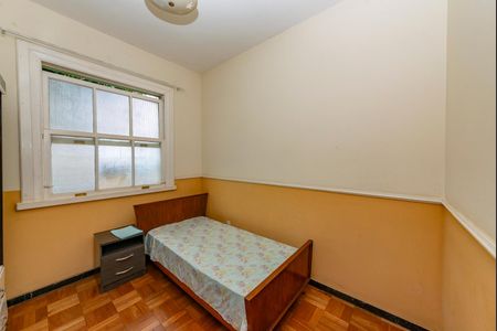 Casa à venda com 375m², 4 quartos e 5 vagas Casa à venda com 375m², 4 quartos e 5 vagasQuarto 2