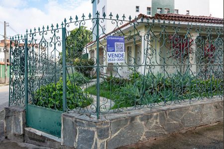 Casa à venda com 375m², 4 quartos e 5 vagas Casa à venda com 375m², 4 quartos e 5 vagasPlaca