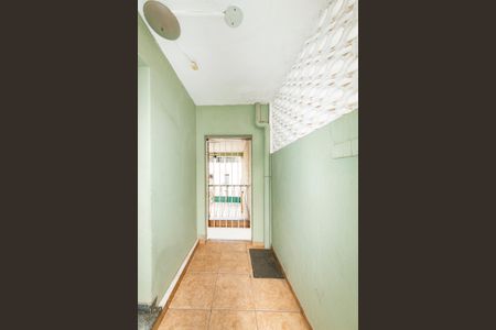 Casa à venda com 375m², 4 quartos e 5 vagas Casa à venda com 375m², 4 quartos e 5 vagasCorredor