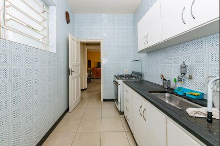 Casa à venda com 375m², 4 quartos e 5 vagas Casa à venda com 375m², 4 quartos e 5 vagasCozinha