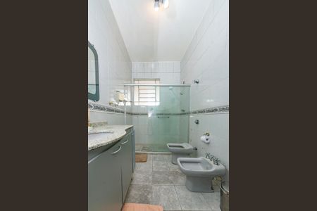 Casa à venda com 375m², 4 quartos e 5 vagas Casa à venda com 375m², 4 quartos e 5 vagasBanheiro Social 1