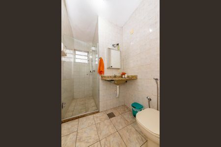 Casa à venda com 375m², 4 quartos e 5 vagas Casa à venda com 375m², 4 quartos e 5 vagasBanheiro Social 2