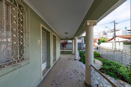 Casa à venda com 375m², 4 quartos e 5 vagas Casa à venda com 375m², 4 quartos e 5 vagasVaranda da Sala 1