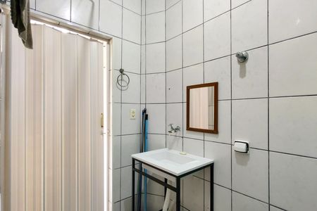 Studio para alugar com 32m², 0 quarto e 1 vaga Studio para alugar com 32m², 0 quarto e 1 vagaBanheiro