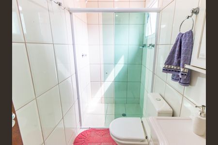 Casa para alugar com 235m², 3 quartos e 4 vagas Casa para alugar com 235m², 3 quartos e 4 vagasBanheiro da Suíte 2