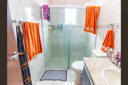 Casa para alugar com 235m², 3 quartos e 4 vagas Casa para alugar com 235m², 3 quartos e 4 vagasBanheiro da Suíte 1