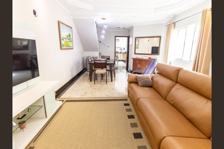 Casa para alugar com 235m², 3 quartos e 4 vagas Casa para alugar com 235m², 3 quartos e 4 vagasSala