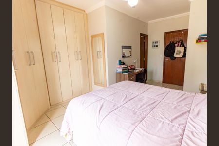 Casa para alugar com 235m², 3 quartos e 4 vagas Casa para alugar com 235m², 3 quartos e 4 vagasSuíte 3