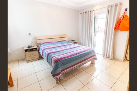 Casa para alugar com 235m², 3 quartos e 4 vagas Casa para alugar com 235m², 3 quartos e 4 vagasSuíte 1