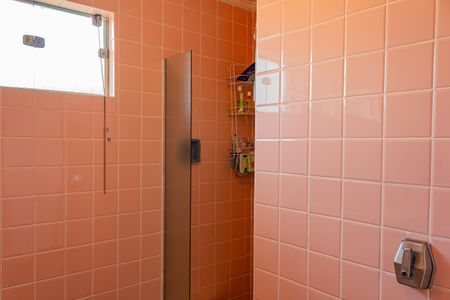Casa à venda com 185m², 3 quartos e 3 vagas Casa à venda com 185m², 3 quartos e 3 vagasBanheiro Corredor