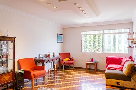 Casa à venda com 185m², 3 quartos e 3 vagas Casa à venda com 185m², 3 quartos e 3 vagasSala