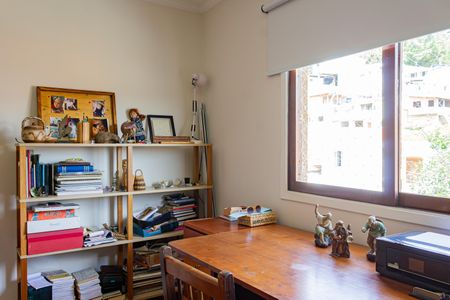 Casa à venda com 185m², 3 quartos e 3 vagas Casa à venda com 185m², 3 quartos e 3 vagasQuarto 2