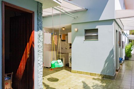 Casa à venda com 185m², 3 quartos e 3 vagas Casa à venda com 185m², 3 quartos e 3 vagasÁrea externa