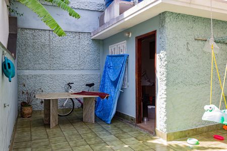 Casa à venda com 185m², 3 quartos e 3 vagas Casa à venda com 185m², 3 quartos e 3 vagasÁrea externa