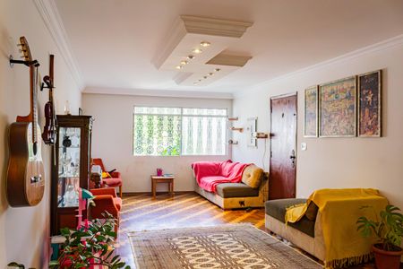 Casa à venda com 185m², 3 quartos e 3 vagas Casa à venda com 185m², 3 quartos e 3 vagasSala