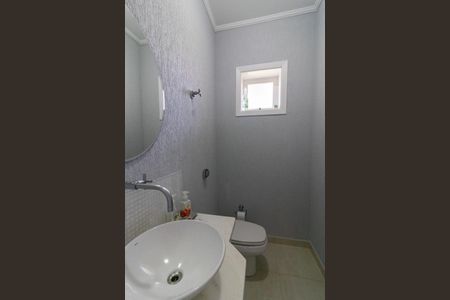 Casa de condomínio à venda com 390m², 4 quartos e 4 vagasLavabo