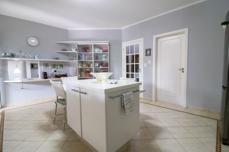 Casa de condomínio à venda com 390m², 4 quartos e 4 vagasCozinha