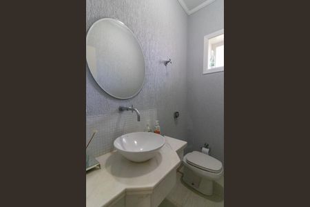 Casa de condomínio à venda com 390m², 4 quartos e 4 vagasLavabo