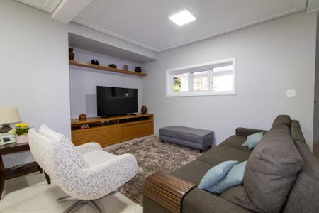 Casa de condomínio à venda com 390m², 4 quartos e 4 vagasSala