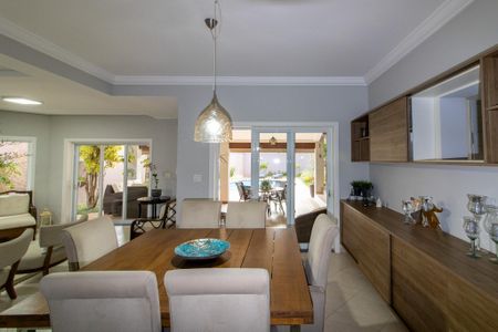Casa de condomínio à venda com 390m², 4 quartos e 4 vagasSala de Jantar