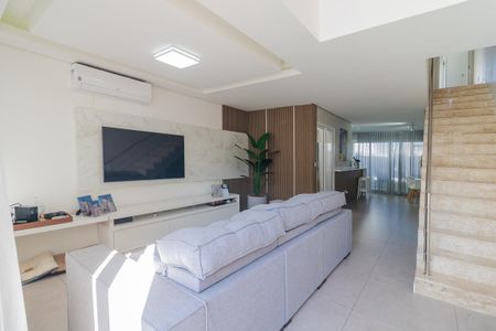 Casa à venda com 160m², 3 quartos e 2 vagasSala