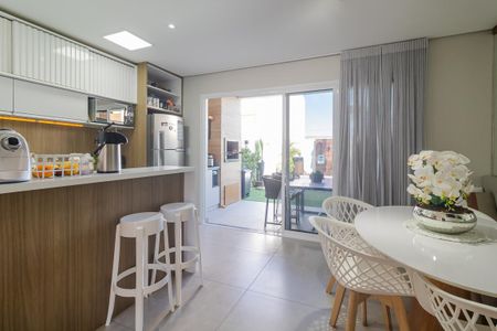 Casa à venda com 160m², 3 quartos e 2 vagasSala