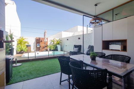 Casa à venda com 160m², 3 quartos e 2 vagasVaranda gourmet