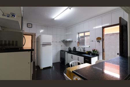 Casa à venda com 150m², 2 quartos e 2 vagas Casa à venda com 150m², 2 quartos e 2 vagasCozinha