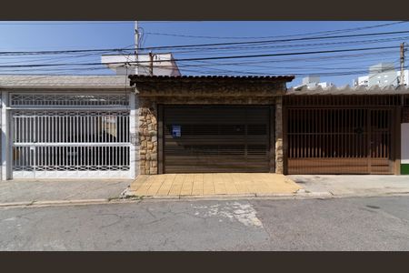 Casa à venda com 150m², 2 quartos e 2 vagas Casa à venda com 150m², 2 quartos e 2 vagasFachada