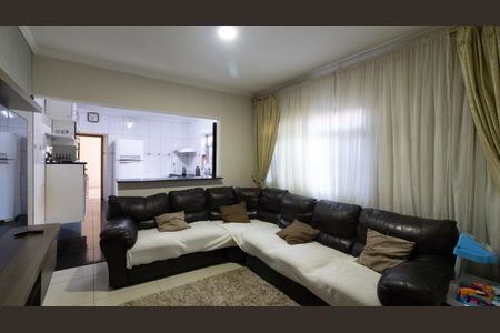 Casa à venda com 150m², 2 quartos e 2 vagas Casa à venda com 150m², 2 quartos e 2 vagasSala