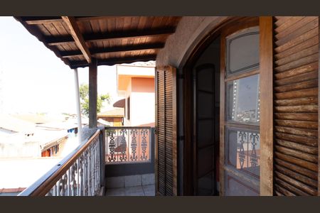 Casa à venda com 150m², 2 quartos e 2 vagas Casa à venda com 150m², 2 quartos e 2 vagasSacada do Quarto 2