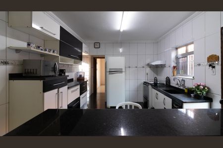 Casa à venda com 150m², 2 quartos e 2 vagas Casa à venda com 150m², 2 quartos e 2 vagasCozinha