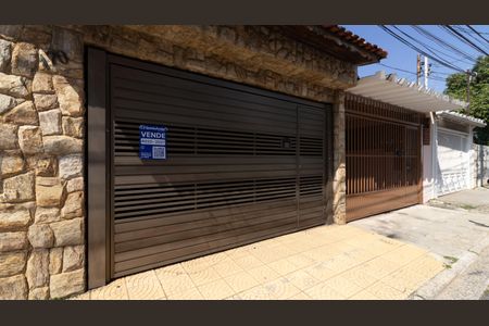 Casa à venda com 150m², 2 quartos e 2 vagas Casa à venda com 150m², 2 quartos e 2 vagasFachada e plaquinha