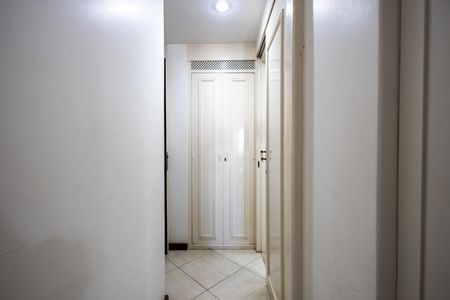 Apartamento à venda com 225m², 5 quartos e 4 vagasQuarto Suite