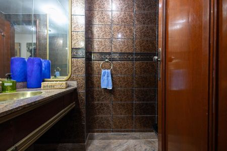 Apartamento à venda com 225m², 5 quartos e 4 vagasLavabo