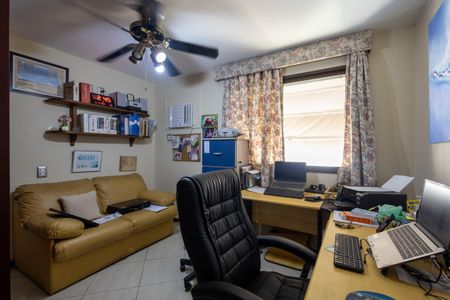 Apartamento à venda com 225m², 5 quartos e 4 vagasQuarto Suite 4