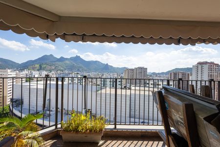 Apartamento à venda com 225m², 5 quartos e 4 vagasSala Varanda