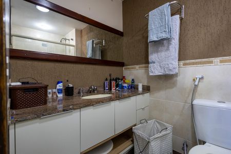 Apartamento à venda com 225m², 5 quartos e 4 vagasBanheiro Suite 3
